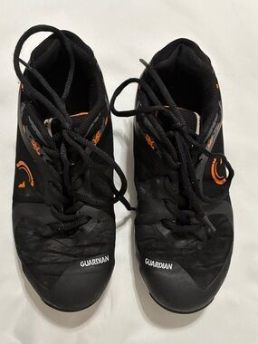 Guardian youth size 5 Turf shoes. Lots of life left. Some scuffing